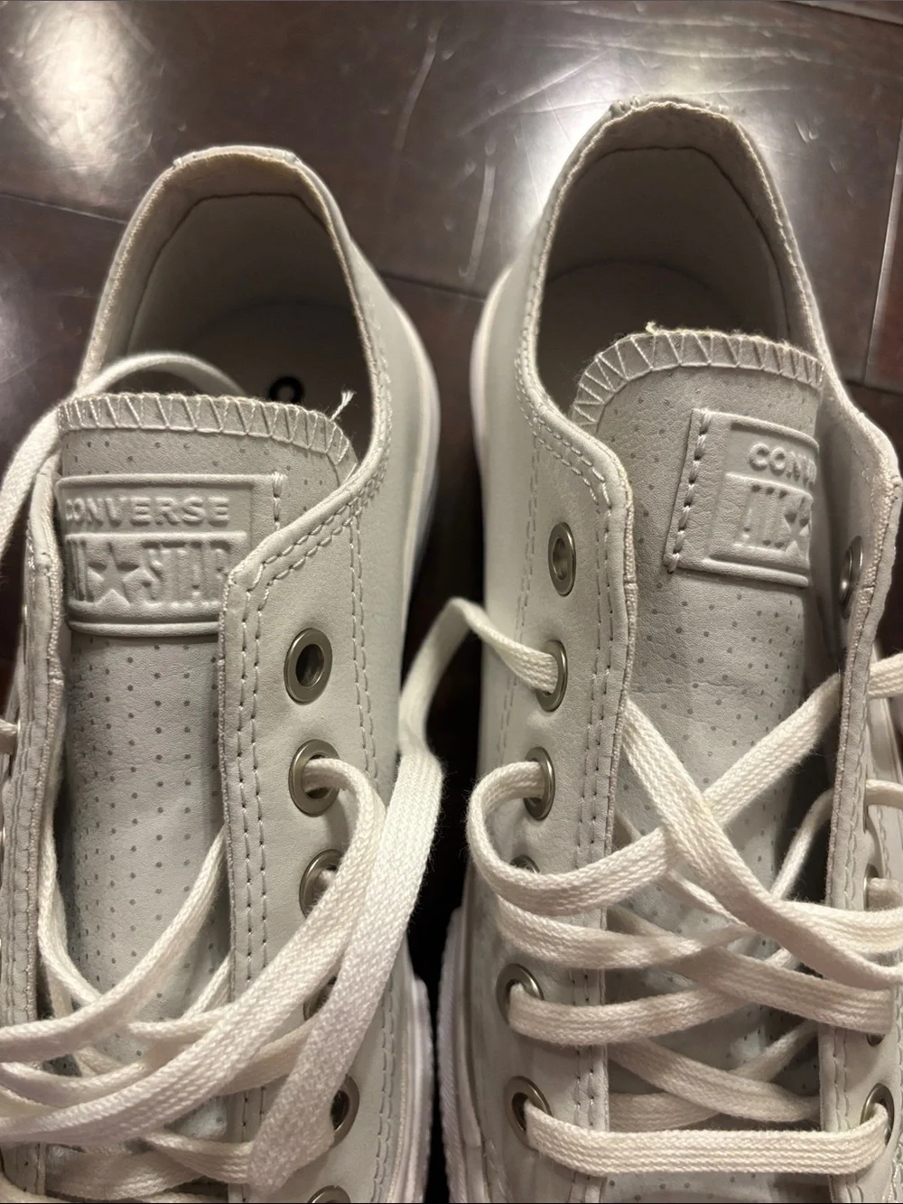 Women’s Converse Low Top Sneakers in Light Gray